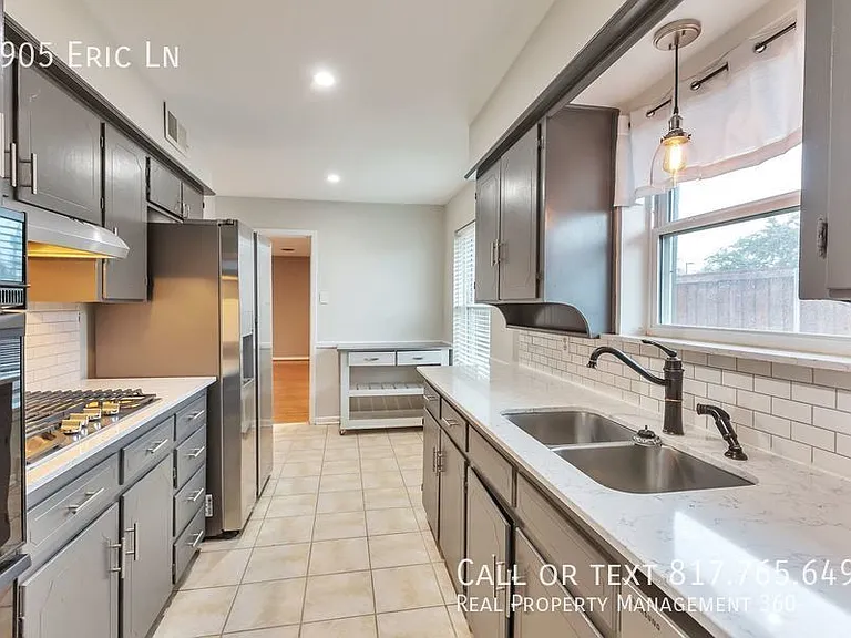 2905 Eric Ln — Photo 11