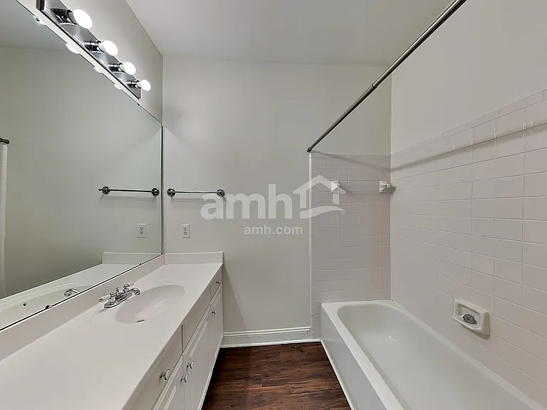 8005 Red Oaks Trl — Photo 16