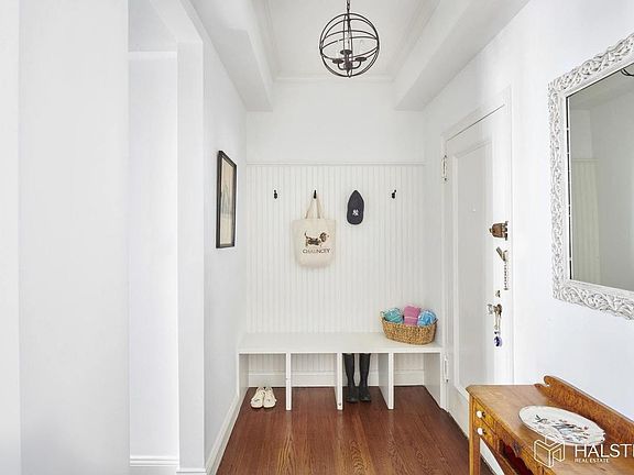 4th image of 323 2nd Ave #13C