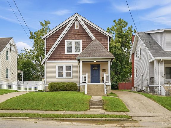 2nd image of 3909 Ivanhoe Ave