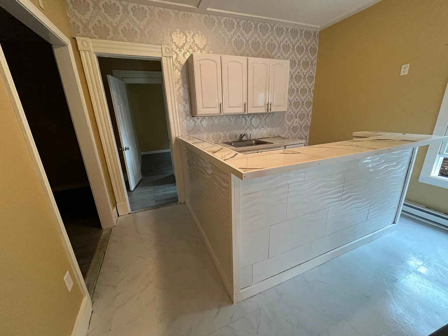 2 bed, 700 sqft, $1,350 — Photo 3