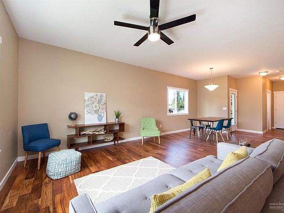 4th image of 468 SE Gleneden Pl