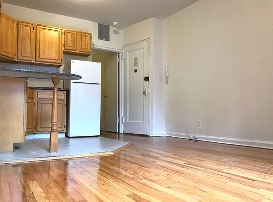 Rented by Paley Management | media 31