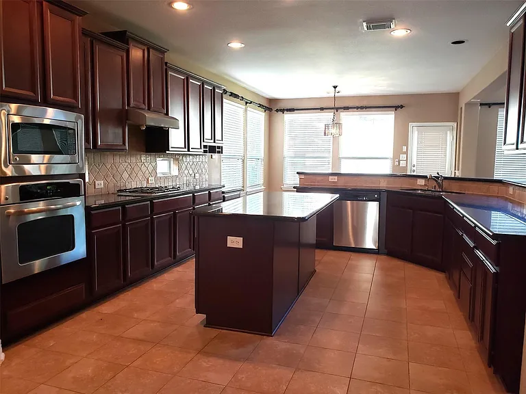 3607 Cat Springs Ln — Photo 9