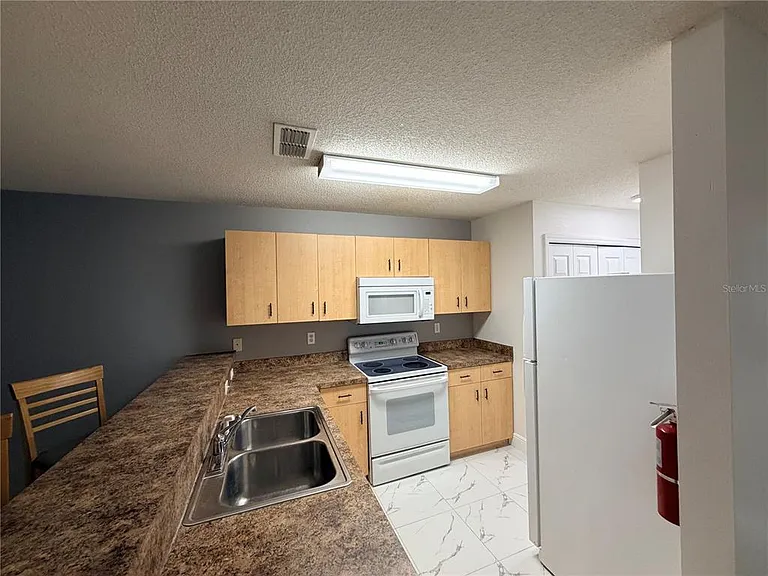 145 Ocean Bluff Dr — Photo 16