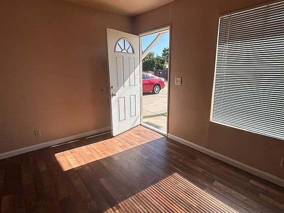 3rd image of 1021 Park Ave #1021