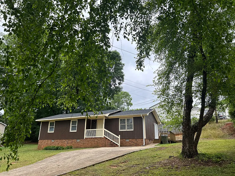 133 Clemson St — Photo 2