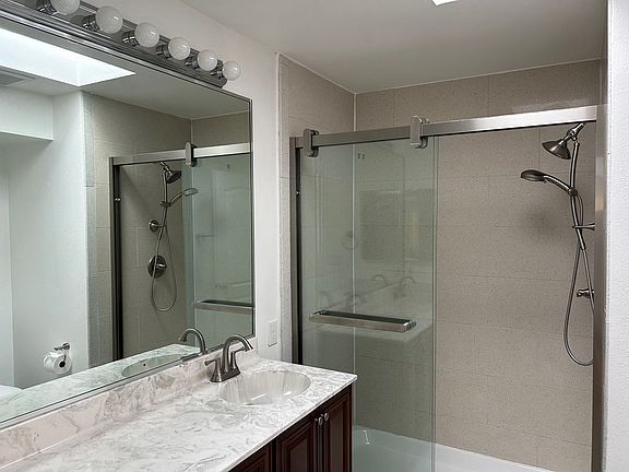 3rd image of 2585 Park Blvd #206