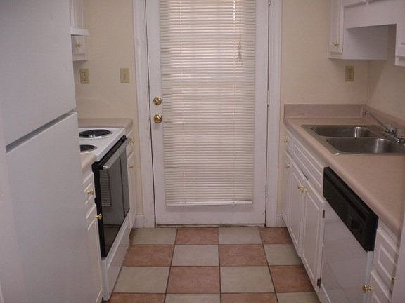 3rd image of 424 Saddle Creek Dr