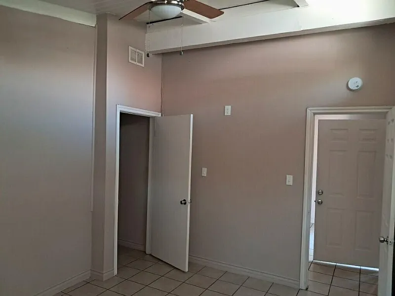 Renovated Studio Apartment Right Off Route 66 — Photo 4
