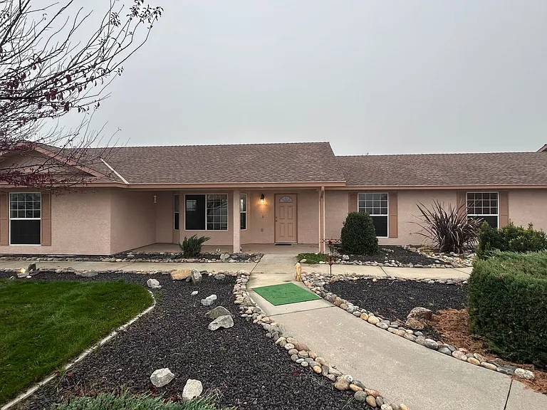 14575 Avenida Central — Photo 20