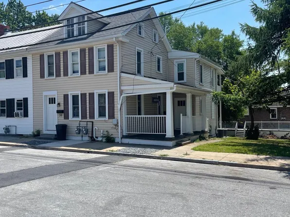 36-38 E Hummelstown St, Elizabethtown, PA 17022