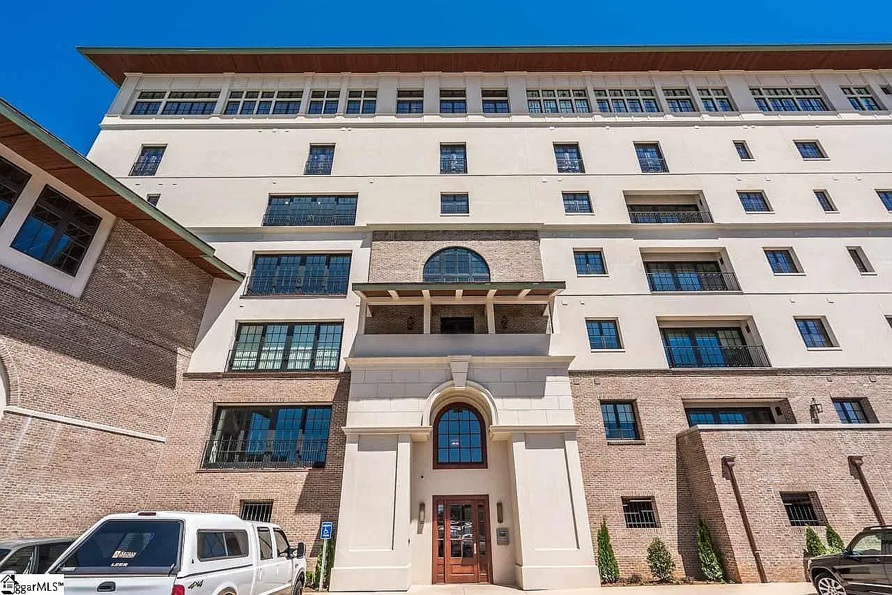 2 bed, 1600 sqft, $5,200 — Photo 3