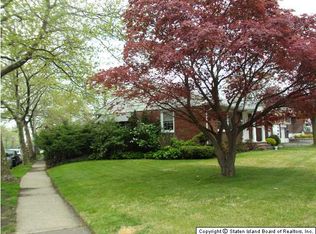 166 Radcliff Rd, Staten Island, NY 10305