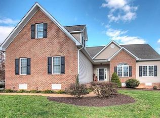 9119 Bailey Oak Dr, Midlothian, VA 23112