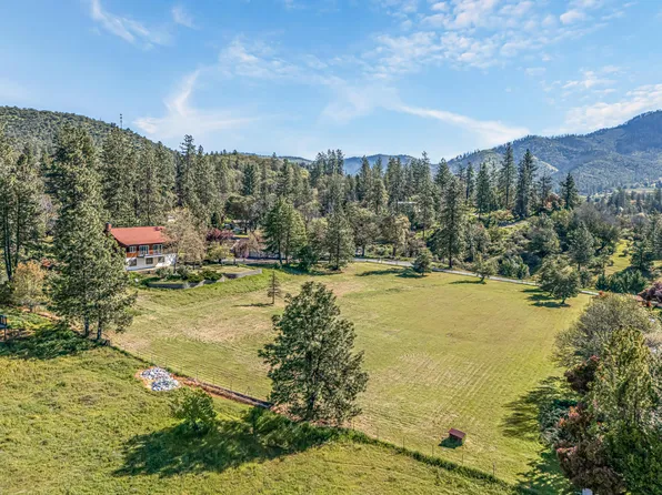 8330 Highway 238, Jacksonville, OR 97530