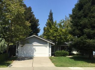 19 Blue Water Cir, Sacramento, CA