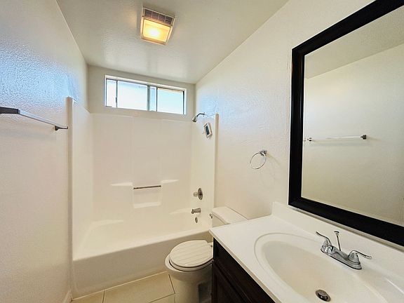 5th image of 320 E Hyde Park Blvd #316-3