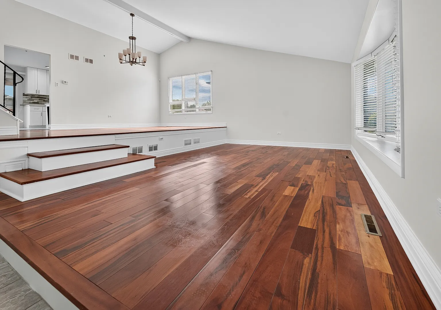 3 bed, 2.5 bath, 2628 sqft, $3,500 — Photo 2