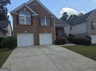 4550 Parkview Walk Dr, Lilburn, GA 30047