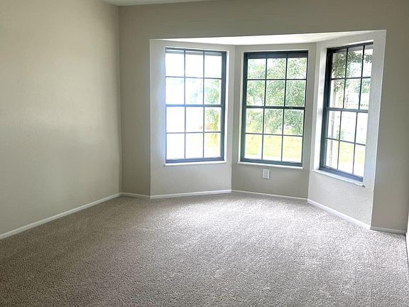 5th image of 1542 SE Dewberry Court