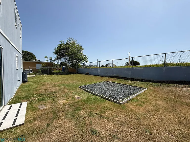 823 Los Paseos — Photo 14