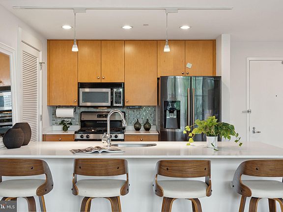 3rd image of 317 Vine St #205
