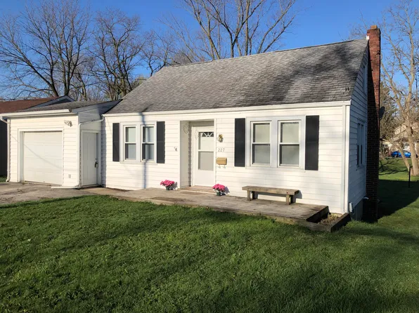 227 Mill St, Lowell, IN 46356