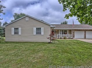 101 Richard Dr, Mahomet, IL 61853