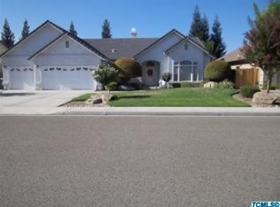 610 W Country Ct, Visalia, CA 93277