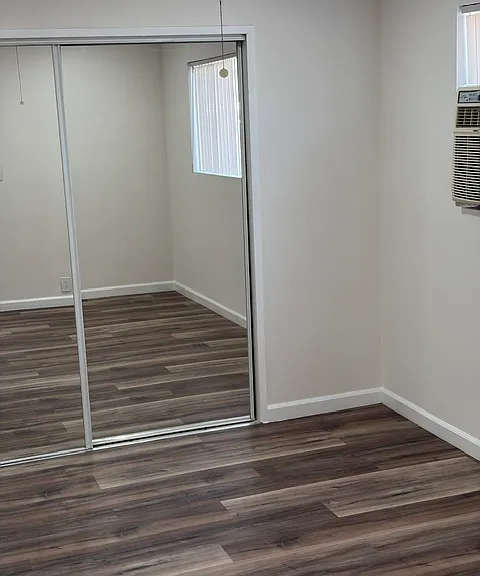 5336 Kester Ave — Photo 8
