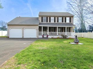140 Hilltop Farms Ln, East Hartford, CT 06118