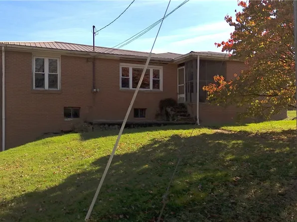 111 Thisbe St, Chester, WV 26034