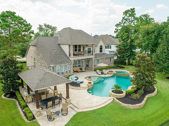 Array of amenities will be at your hands.