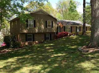 137 Chestnut Lake Dr, Inman, SC 29349