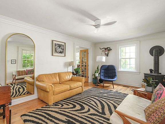 3rd image of 2720 Jefferson Park Ave