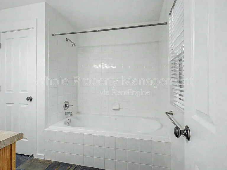 3884 Red Deer Trl — Photo 20