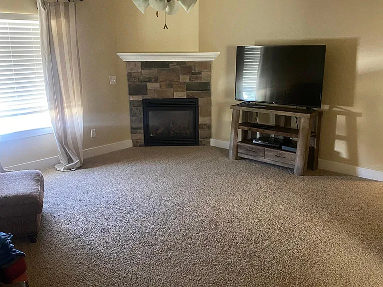 525 W 980 N — Photo 16