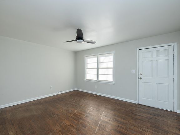 5th image of 111 Susan Ave