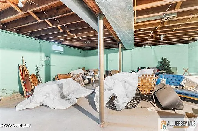 713 Lincoln Dr — Photo 3