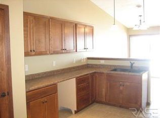 6700 S Tomar Rd APT 3, Sioux Falls, SD 57108
