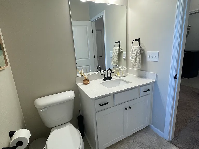 upstairs guest bathroom
