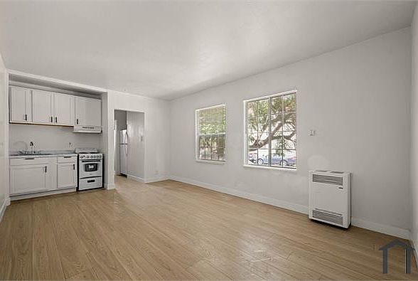 1st image of 207 S Kenmore Ave #5