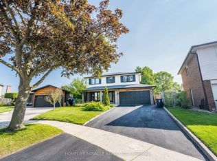 7 Chapais Cres, Toronto, ON M1C2C3