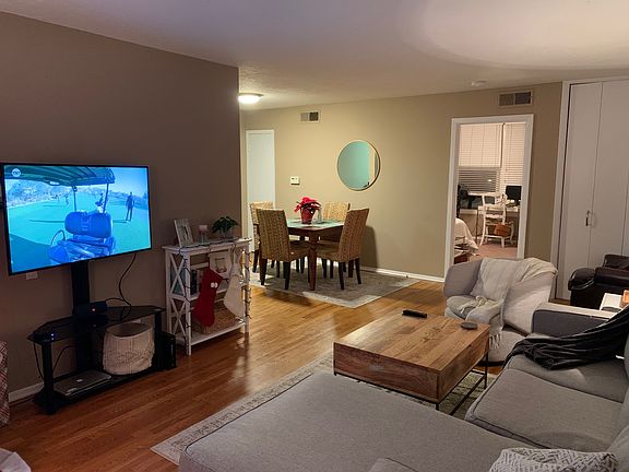 3rd image of 3831 W End Ave