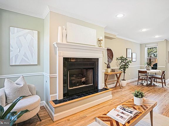 3rd image of 1203 C St SE