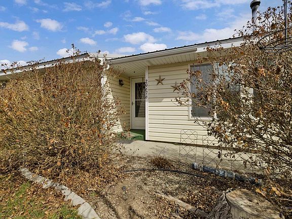 3rd image of 20676 Whittier Dr