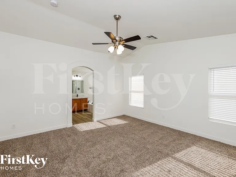 5980 Gentleslope St — Photo 9