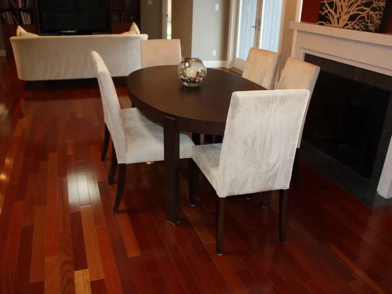 661 E Meadow Dr — Photo 3