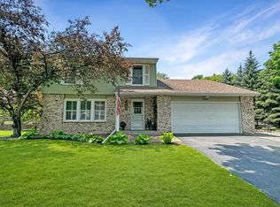 5045 Jonquil Ln N, Plymouth, MN 55442